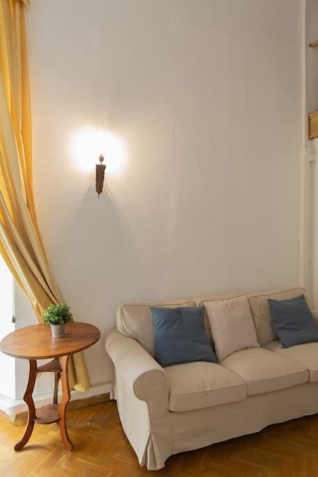 Strategic 2Br Apartment Флоренция Екстериор снимка